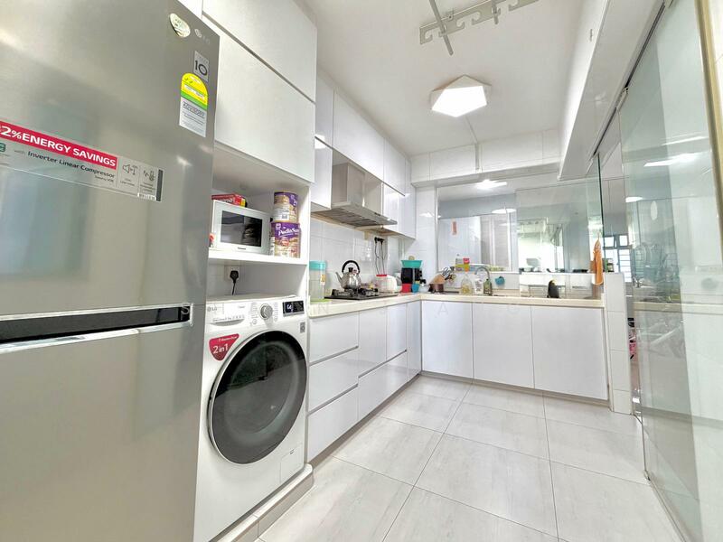 641B Punggol Drive HDB Flat For Sale at S$ 718,000 | PropertyGuru Singapore - Kitchen