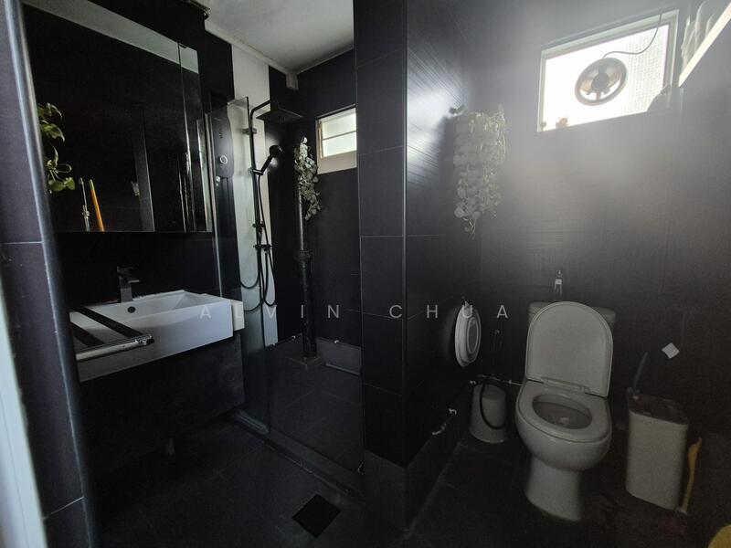416 Pandan Gardens, 416 Pandan Gardens, Room Rental, 155 sqft, HDB Flat For Rent, by Alvin Chua, 500049470 - Bathroom - PropertyGuru.com.sg