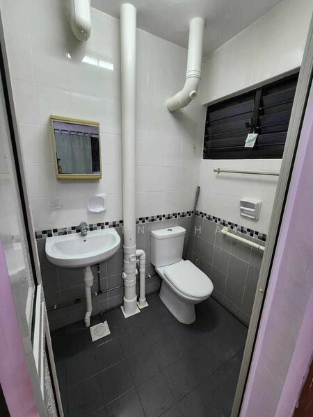 269B Queen Street, 269B Queen Street, Room Rental, 200 sqft, HDB Flat For Rent, by Robin Chan, 500049495 - Bathroom - PropertyGuru.com.sg