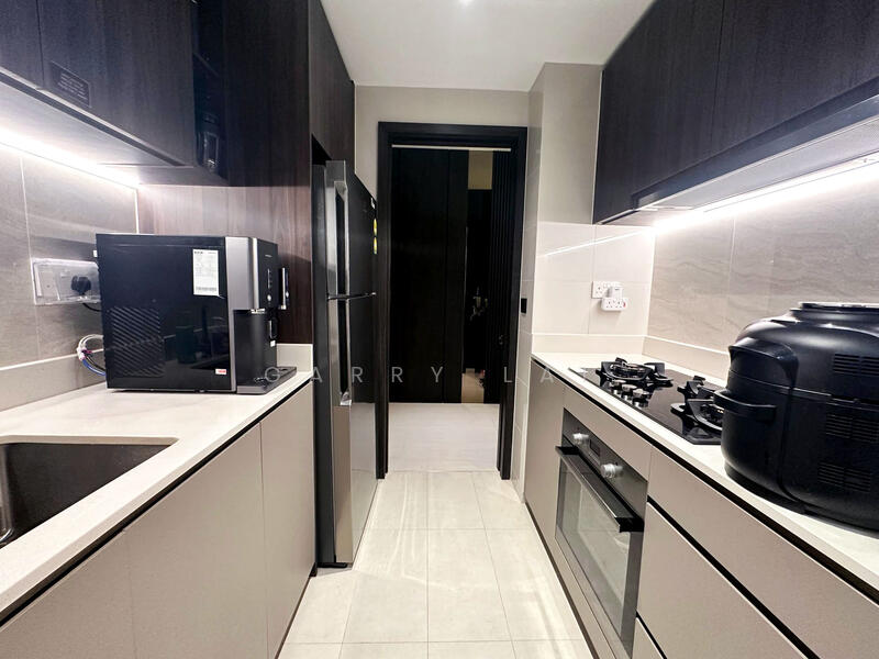Riverfront Residences Condominium For Sale at S$ 2,200,000 | PropertyGuru Singapore - Kitchen