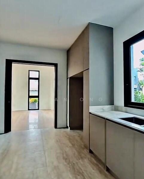 ❤️Modern 2.5 sty with huge, bright natural basement. 1km School. Quiet.☎️ Jean 93571119 Bungalow House For Sale at S$ 19,800,000 | PropertyGuru Singapore - Kitchen