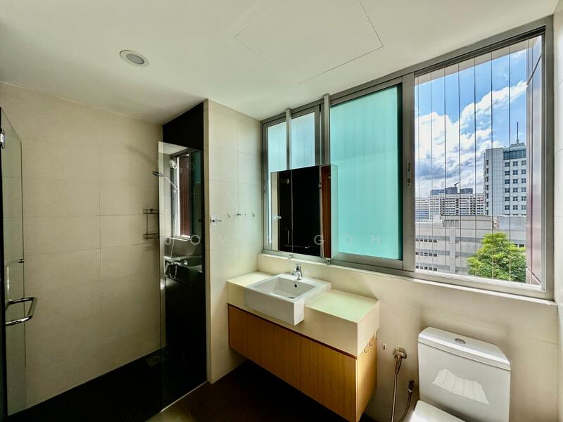 The Interweave Condominium For Sale at S$ 1,060,000 | PropertyGuru Singapore - Bathroom