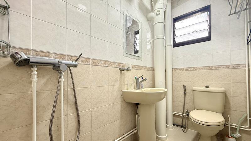307B Anchorvale Road HDB Flat For Sale at S$ 880,000 | PropertyGuru Singapore - Common Bathroom