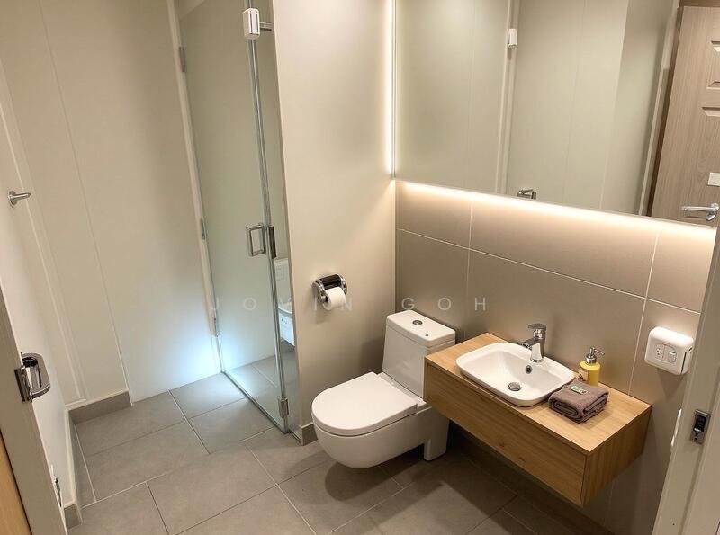 The Interweave Condominium For Sale at S$ 770,000 | PropertyGuru Singapore - Bathroom
