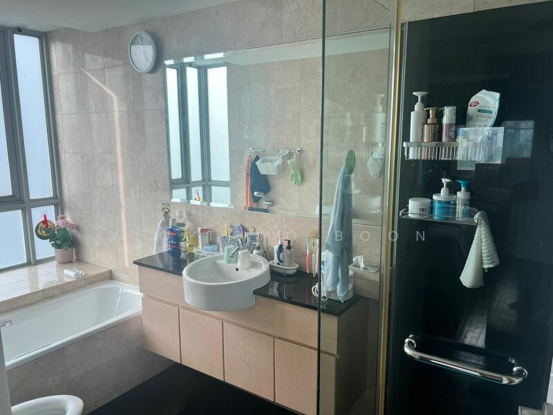 Scenic Heights Condominium For Sale at S$ 2,380,000 | PropertyGuru Singapore - Bathroom