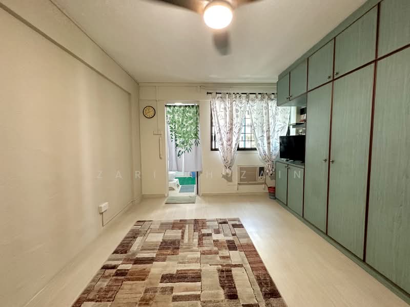 663 Yishun Avenue 4 HDB Flat For Sale at S$ 735,000 | PropertyGuru Singapore - Master Bedroom 