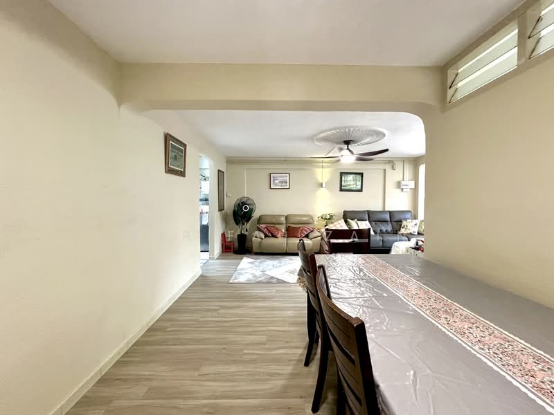 663 Yishun Avenue 4 HDB Flat For Sale at S$ 735,000 | PropertyGuru Singapore - Dining Room