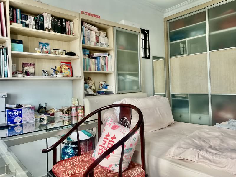 373 Hougang Street 31 HDB Flat For Sale at S$ 968,000 | PropertyGuru Singapore - Bedroom