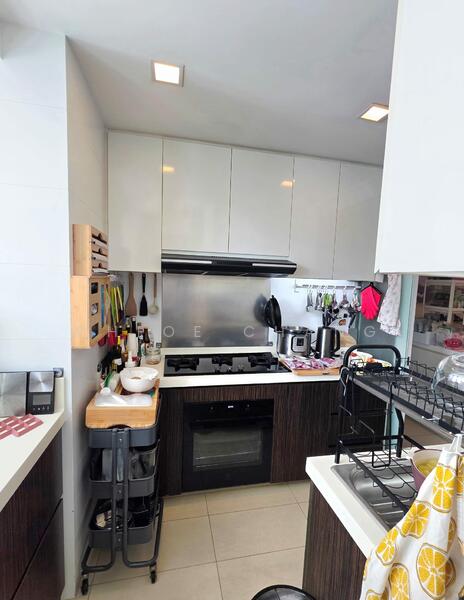 Waterfront Waves, 766 Bedok Reservoir Road, 3 Bedrooms, 1,270 sqft, Condominium For Rent, by Chloe Chang, 500049662 - Kitchen - PropertyGuru.com.sg