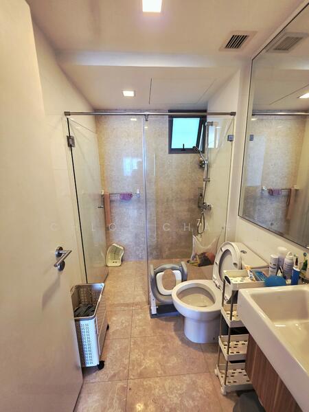 Waterfront Waves, 766 Bedok Reservoir Road, 3 Bedrooms, 1,270 sqft, Condominium For Rent, by Chloe Chang, 500049662 - Bathroom - PropertyGuru.com.sg