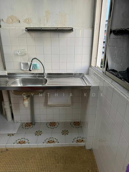 379 Clementi Avenue 5, 379 Clementi Avenue 5, Room Rental, 110 sqft, HDB Flat For Rent, by Cynthia Kok, 500049688 - Kitchen - PropertyGuru.com.sg