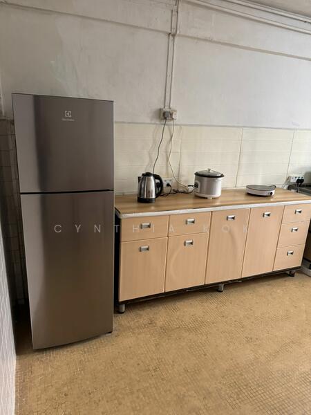 379 Clementi Avenue 5, 379 Clementi Avenue 5, Room Rental, 110 sqft, HDB Flat For Rent, by Cynthia Kok, 500049688 - Kitchen - PropertyGuru.com.sg