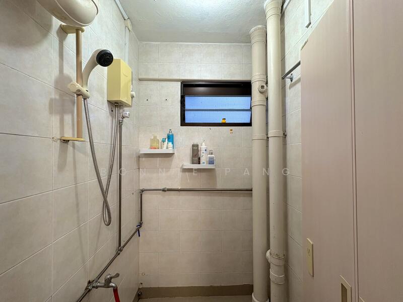 26 Toa Payoh East HDB Flat For Sale at S$ 339,999 | PropertyGuru Singapore - Bathroom