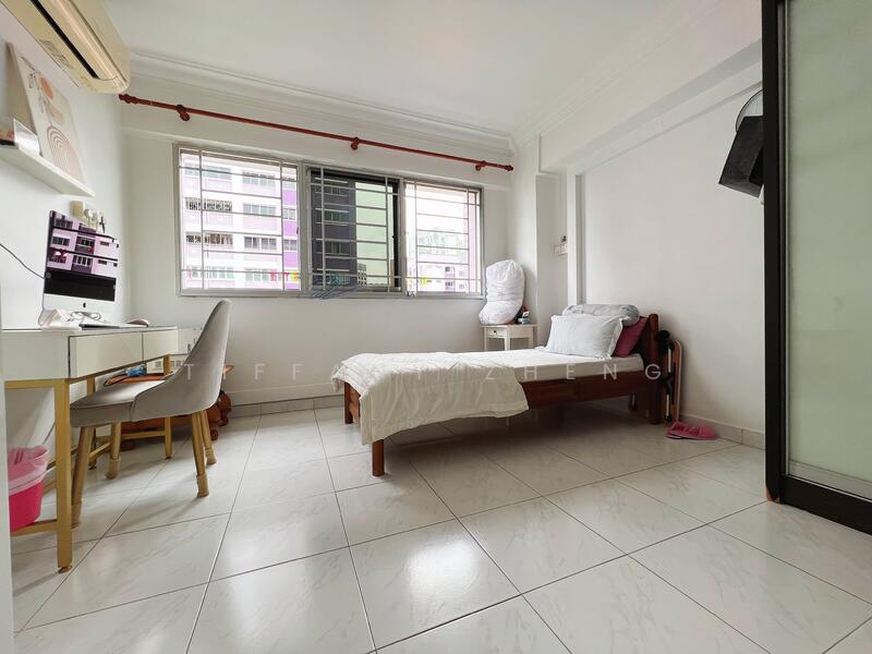562 Hougang Street 51 HDB Flat For Sale at S$ 960,000 | PropertyGuru Singapore - Bedroom