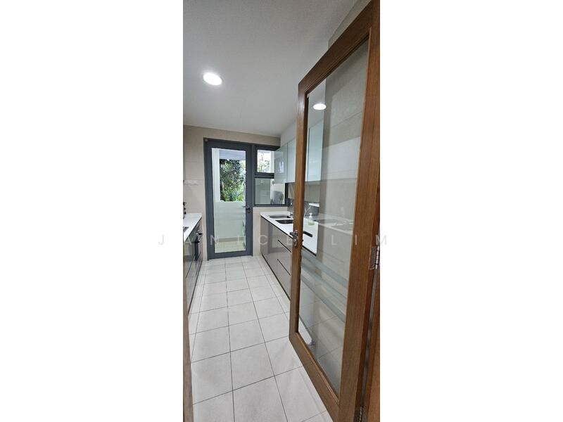 The Sixth Avenue Residences Condominium For Sale at S$ 2,600,000 | PropertyGuru Singapore - Kitchen