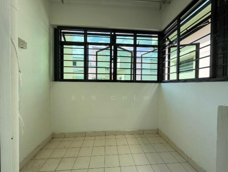 683C Jurong West Street 64, 683C Jurong West Street 64, 3 Bedrooms, 1,184 sqft, HDB Flat For Rent, by Ben Chew, 500049697 - Balcony - PropertyGuru.com.sg