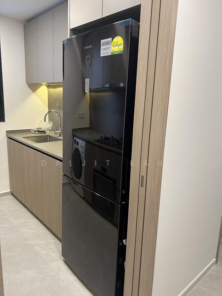 KI Residences At Brookvale, 14 Brookvale Drive, 3 Bedrooms, 861 sqft, Condominium For Rent, by Daljit Kaur, 500049707 - Kitchen - PropertyGuru.com.sg