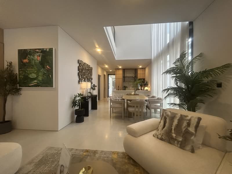 New Corner Terrace, Bt Timah, Dunearn Estate, Kheam Hock Road, 8 Bedrooms, 7,898 sqft, Corner Terrace For Sale, by Jaslyn Sim, 500049721 - Living Room - PropertyGuru.com.sg