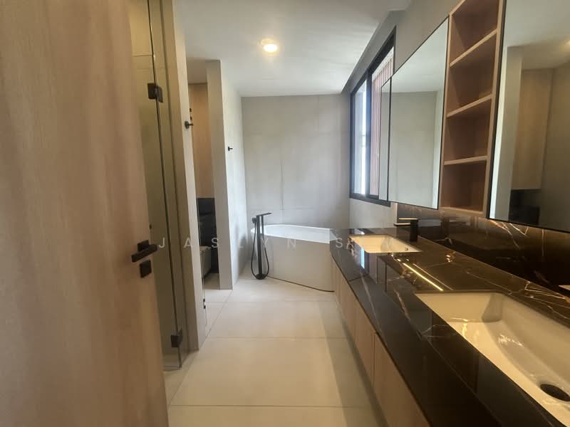 New Corner Terrace, Bt Timah, Dunearn Estate, Kheam Hock Road, 8 Bedrooms, 7,898 sqft, Corner Terrace For Sale, by Jaslyn Sim, 500049721 - Bathroom - PropertyGuru.com.sg