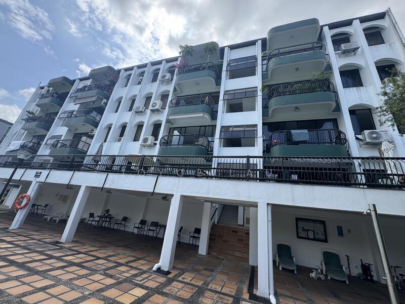 Facade of the development 