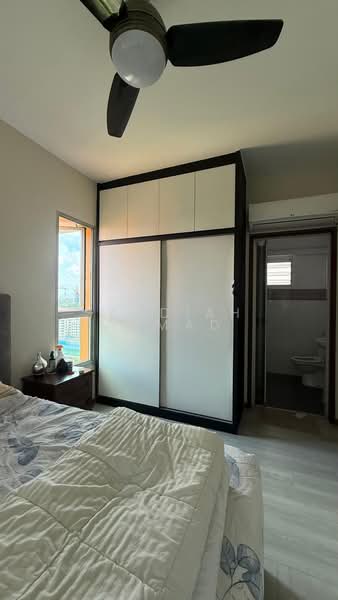338C Anchorvale Crescent HDB Flat For Sale at S$ 670,000 | PropertyGuru Singapore - Master Bedroom