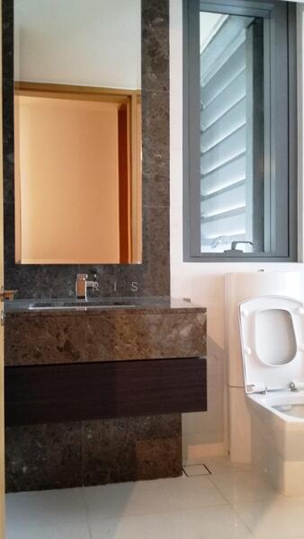 Concourse Skyline, 298 Beach Road, 1 Bedroom, 883 sqft, Condominium For Rent, by Iris Lee, 500049752 - Bathroom - PropertyGuru.com.sg