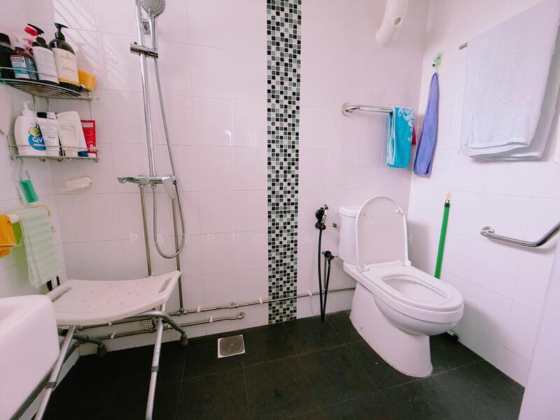 239 Lorong 1 Toa Payoh HDB Flat For Sale at S$ 980,000 | PropertyGuru Singapore