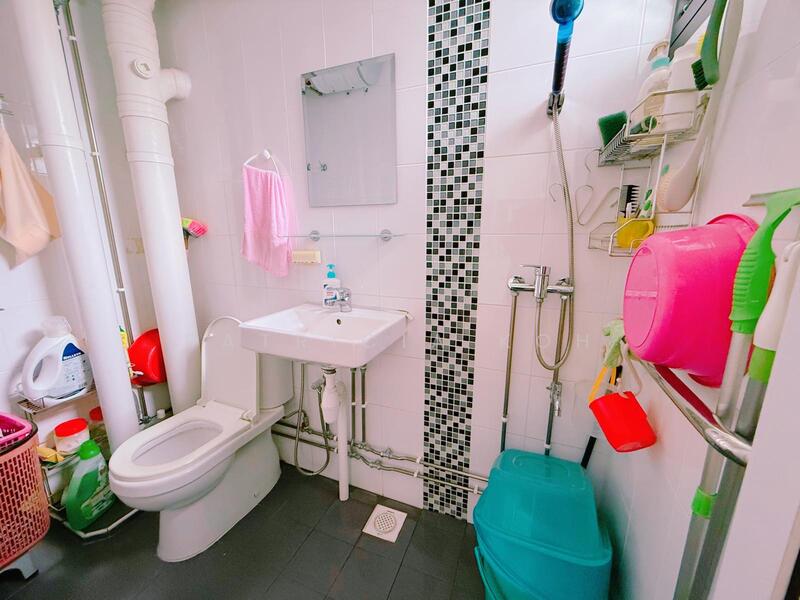 239 Lorong 1 Toa Payoh HDB Flat For Sale at S$ 980,000 | PropertyGuru Singapore