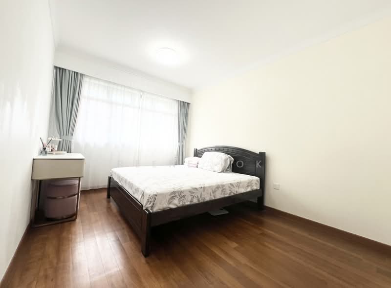 377A Hougang Street 32 HDB Flat For Sale at S$ 1,080,000 | PropertyGuru Singapore - Bedroom