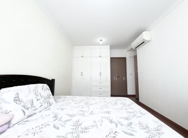 377A Hougang Street 32 HDB Flat For Sale at S$ 1,080,000 | PropertyGuru Singapore - Bedroom