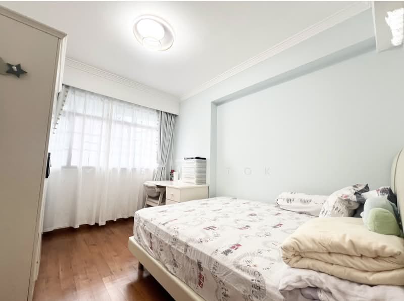 377A Hougang Street 32 HDB Flat For Sale at S$ 1,080,000 | PropertyGuru Singapore - Bedroom