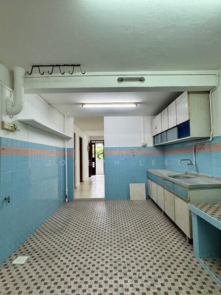 26 Toa Payoh East HDB Flat For Sale at S$ 360,000 | PropertyGuru Singapore - Kitchen