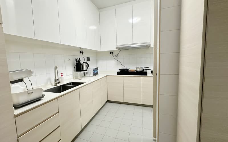 Fernwood Towers, 22 Fernwood Terrace, Room Rental, 120 sqft, Condominium For Rent, by Nigel Eng, 500049779 - Kitchen - PropertyGuru.com.sg