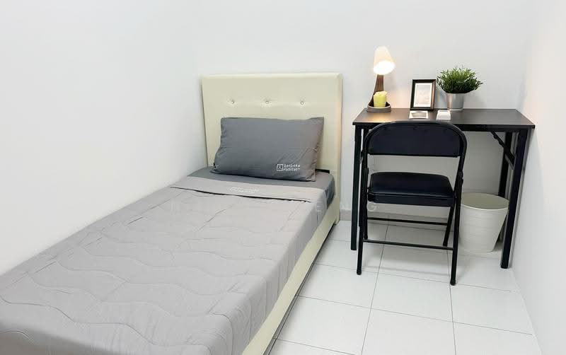 Fernwood Towers, 22 Fernwood Terrace, East Coast / Marine Parade, Room Rental, 120 sqft, Condominium For Rent, by Nigel Eng, 500049779 - ECON1 - PropertyGuru.com.sg