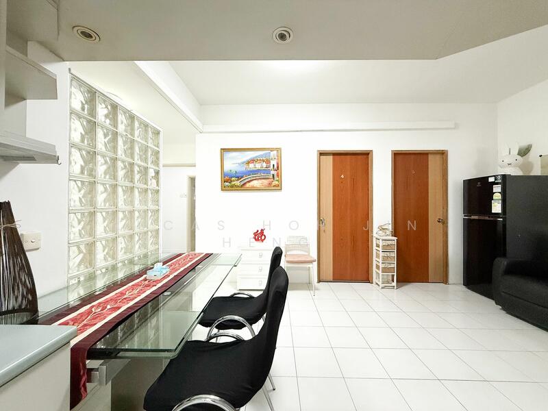 Wilkie Apartments, 59 Wilkie Road, Room Rental, 300 sqft, Condominium For Rent, by Lucas Hoh Jin Heng, 500049809 - Dining Room - PropertyGuru.com.sg