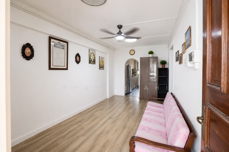 425 Ang Mo Kio Avenue 3, 425 Ang Mo Kio Avenue 3, 3 Bedrooms, 786 sqft, HDB Flat For Sale, by Farhan Ibrahim, 500049812 - Living Room - PropertyGuru.com.sg