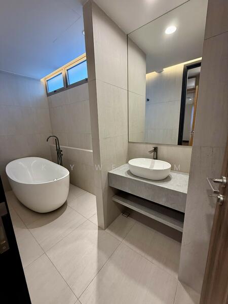 The Woods Cluster House For Sale at S$ 2,950,000 | PropertyGuru Singapore - Bathroom