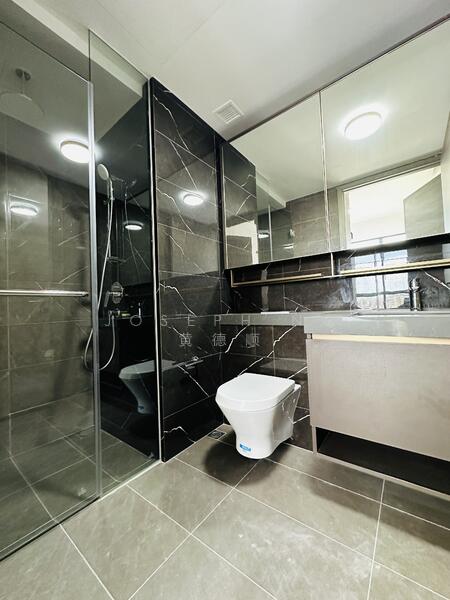 The Florence Residences Condominium For Sale at S$ 1,299,999 | PropertyGuru Singapore - Bathroom