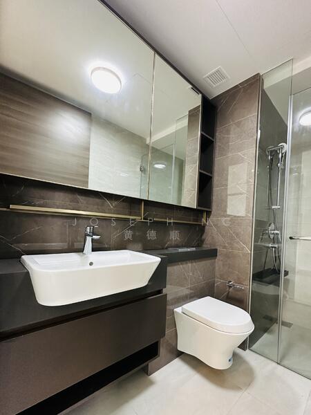 The Florence Residences Condominium For Sale at S$ 1,299,999 | PropertyGuru Singapore - Bathroom