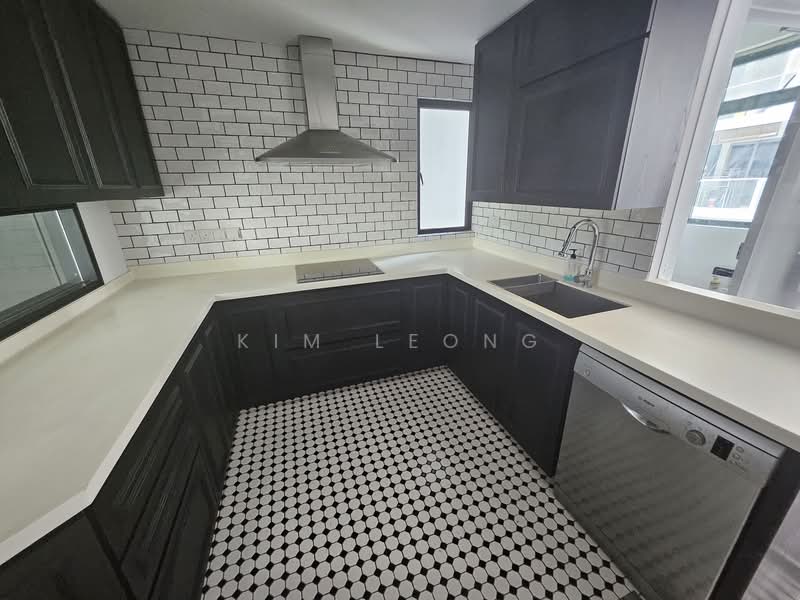 Mutiara View Apartment For Sale at S$ 3,350,000 | PropertyGuru Singapore - Kitchen