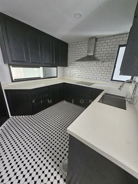 Mutiara View Apartment For Sale at S$ 3,350,000 | PropertyGuru Singapore - Kitchen