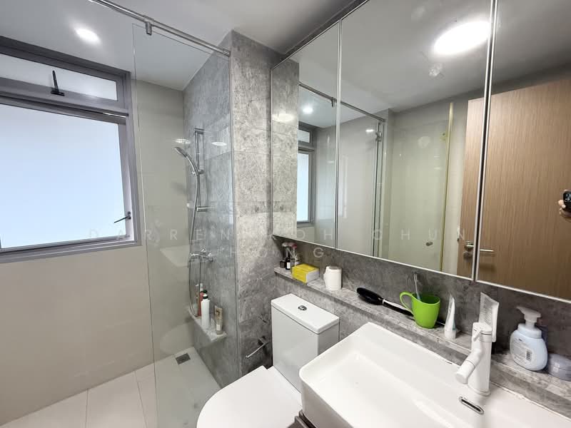 Q Bay Residences Condominium For Sale at S$ 1,849,000 | PropertyGuru Singapore - Bathroom