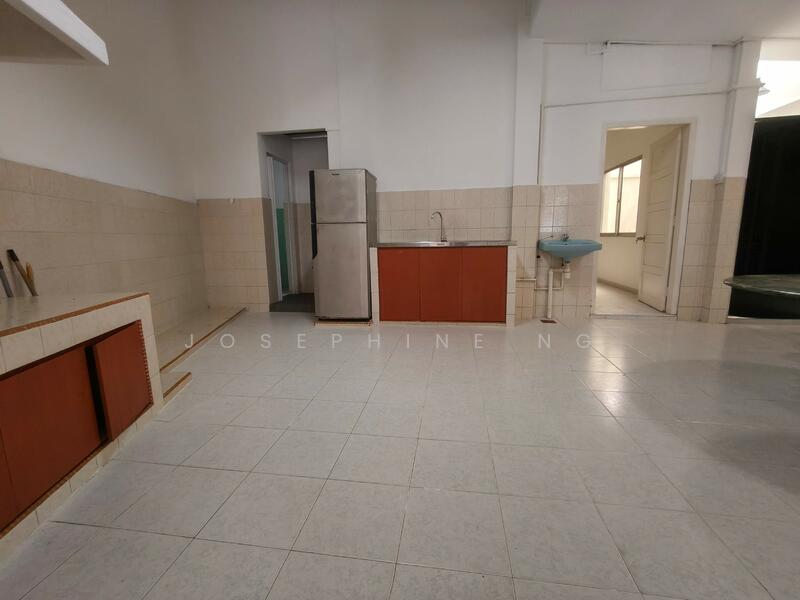 Joo avenue Town House For Sale at S$ 2,800,000 | PropertyGuru Singapore - Kitchen