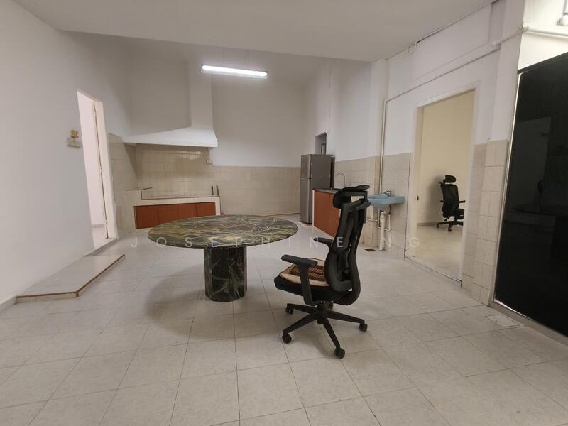 Joo avenue Town House For Sale at S$ 2,800,000 | PropertyGuru Singapore - Kitchen