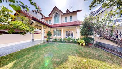 For Sale - Charming 2.5 storey Detached in Siglap (District 15)