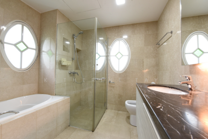Gentle Villas, 71 Gentle Drive, 5 Bedrooms, 7,382 sqft, Detached House For Rent, by Katherine Tay, 500049888 - Bathroom - PropertyGuru.com.sg