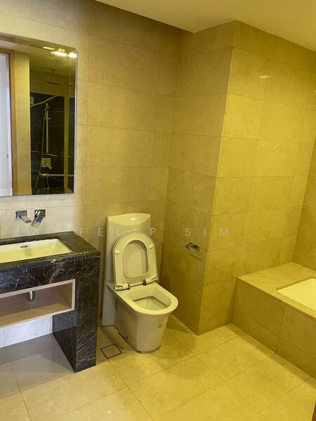 Marina Bay Suites, 3 Central Boulevard, 3 Bedrooms, 1,604 sqft, Apartment For Rent, by Felip Sim, 500049907 - Bathroom - PropertyGuru.com.sg