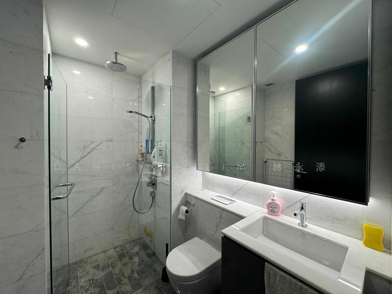 Midtown Bay Condominium For Sale at S$ 1,538,000 | PropertyGuru Singapore - Bathroom