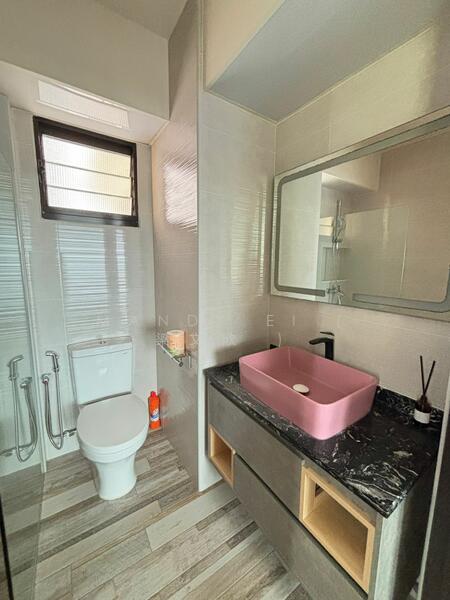 54 Havelock Road HDB Flat For Sale at S$ 900,000 | PropertyGuru Singapore - Bathroom