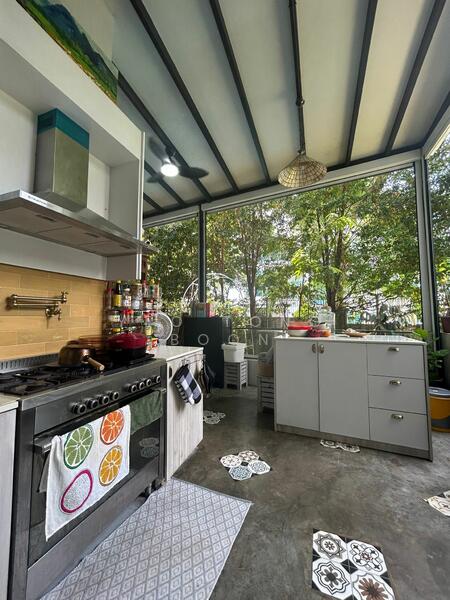 Bluwaters 2 Condominium For Sale at S$ 1,950,000 | PropertyGuru Singapore - Kitchen